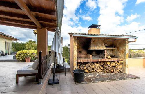 Catalunya Casas Unique Costa Brava Abode with train access to BCN - Foto 36