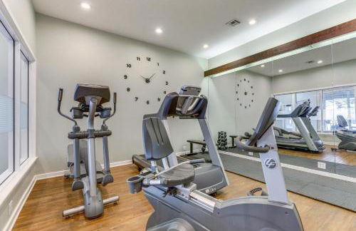 Golf Course Views and Pool Access! Norwich Studio - Foto 31