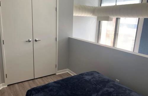 Cozy Downtown Modern Condo in the Heart of it all - Foto 10