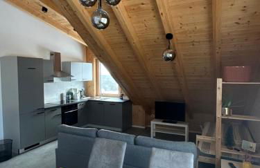 Holzliebe mit Donaublick - Foto 4