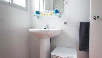 Holidays2Torremolinos Apartamento de 3 dormitorios con terraza y piscina comunitaria - Foto 5