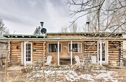 Charming Log Cabin Rental on Eco-Farm near Taos Ski Valley - Foto 1