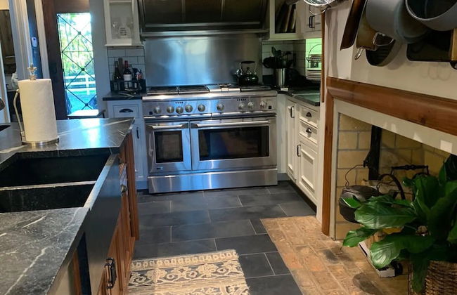 Boyd Harvey Main House And Carriage House 4 Bedroom Home by RedAwning - Foto 26