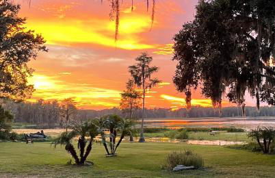 Cozy Lake Front Cottage - Photo 14