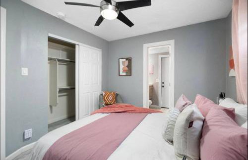 5BR with Pool & Backyard ParadiseSleeps 10 Guests - Foto 27