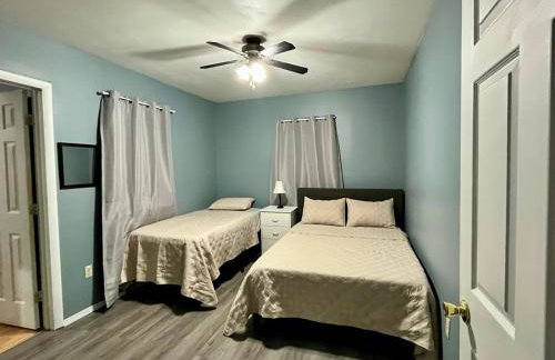 Cozy 3 Bedroom Home a short walk to Main Street Shadow Lake Dance Night Club - Foto 9