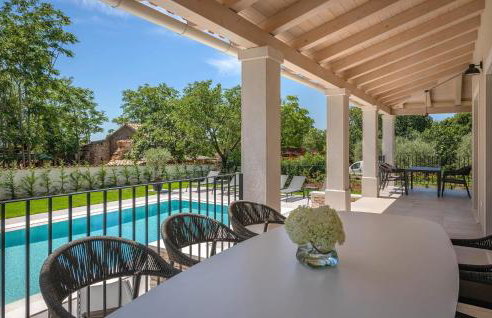 5 Bedroom Nice Home In Manjadvorci - Foto 13