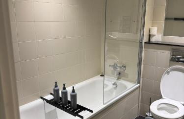 NumberOne - PINK - MediaCityUK - Foto 18