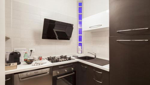 Metro Apartment - Photo 5