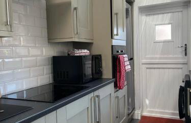 Stylish 3 Bed Home Near Newcastle & Sunderland Free Parking Sleeps 6 - Foto 7