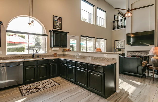 Spectacular Golf Course Home With Pool and Views! - Photo 15