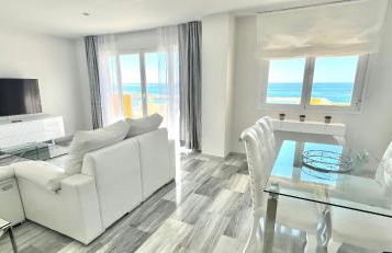 BEACHFRONT APARTMENT In LA CALA DE MIJAS - Photo 24