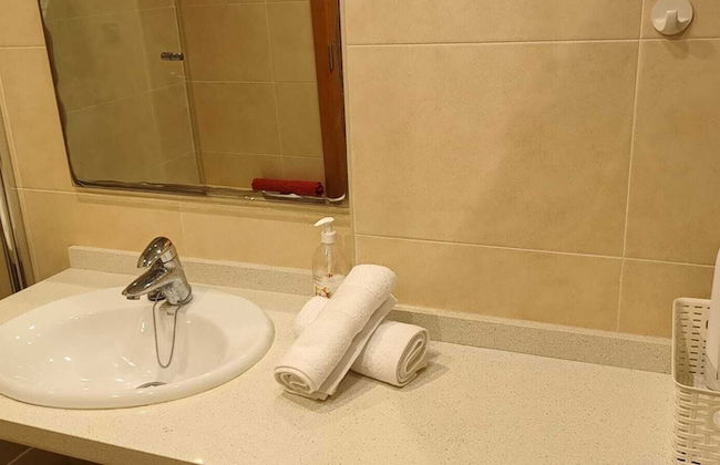 Lovely 2 Bedroom, 2 Bathroom Apartment With Pool - Foto 20