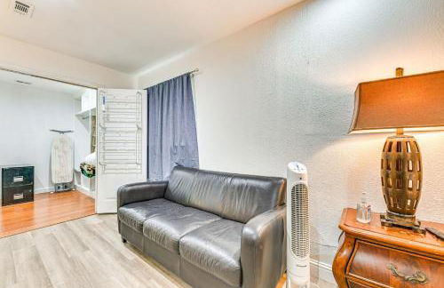 Spacious Family Home with Fenced Yard in DFW Area - Foto 12