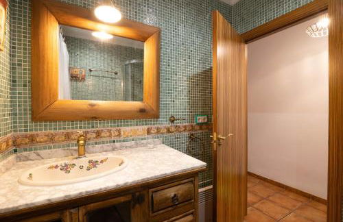 Villa en Valencia, piscina privada y metro 500m - Foto 5