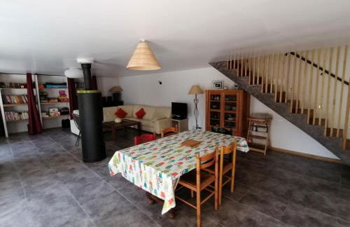 Maison renovee en pierres séjour spacieux avec jardin et terrasse aménagée près Omaha beach & Bayeux à 5mn de la mer tous commerces - Foto 14