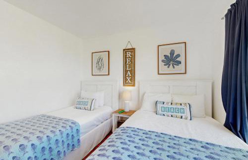 Salty Tides & Sunset Vibes - Foto 19