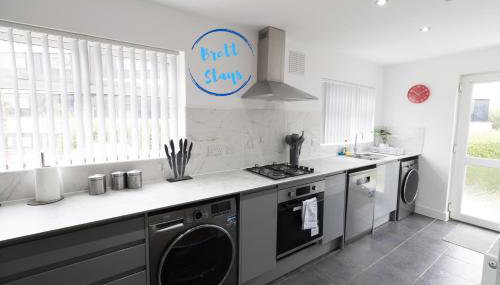 Contractor Base Newport 3 Bed Van Parking Sleeps 5 - Foto 5