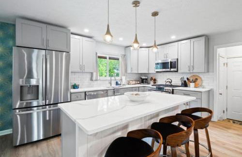 Spacious and Luxury Designed Ranch with Game Room - Foto 19