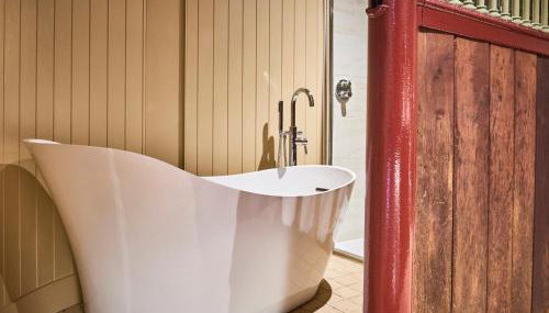 The Stallion - Photo 4