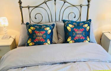 Stunning Seafront House with garden and private parking - Foto 32