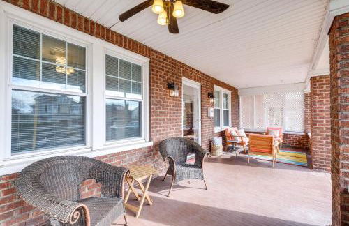 Walk to The Grandin Theatre Roanoke Unit with Yard! - Foto 2