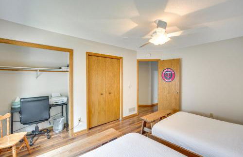 2 Mi to Super Rink Sporty Group Getaway in Blaine - Foto 14