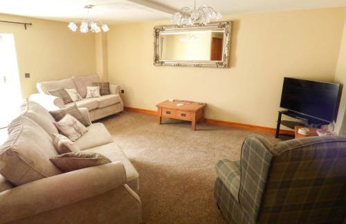 Corner Croft - Photo 3