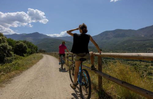 CASA RURAL PUERTO - casa completa con climatizador, tv y ventilador de techo en todas las estancias, espacio exterior, wifi, estufa, barbacoa, piscina exclusiva y zona de aparcamiento privada - IDEAL PARA DISFRUTAR EN FAMILIA O GRUPO DE AMIGOS - Foto 5