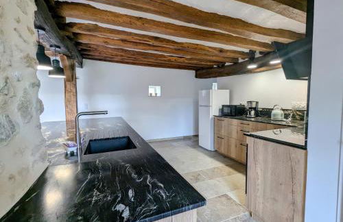 Maison familiale rénovée dans village médiéval - FR-1-591-712 - Foto 8