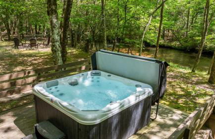 A Creek Runs Thru It - Secluded Waterfront Cabin - Foto 57