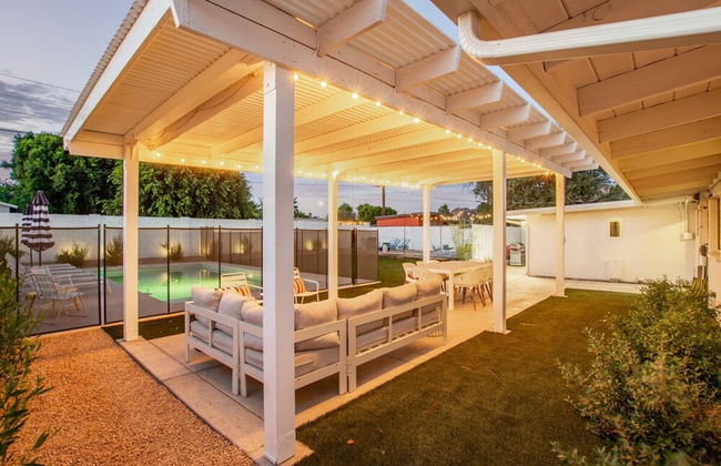 Northview Mid-century Escape Pool Firepit Bocce - Foto 38