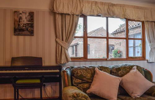 Glossoms Lodge - Photo 6