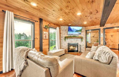 Pop & Granny's cabin with a fire pit hot tub & indoor pool - Foto 12