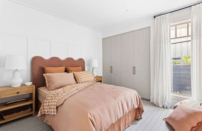 Muskoka Luxe Retreat With Pool Spa Fire Pit - Photo 9