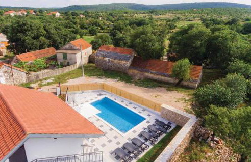 Three-Bedroom Holiday Home In Unesic - Foto 7