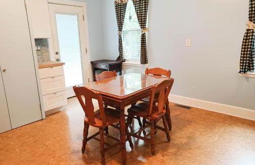 Huge 2 Bedroom House in the Heart of Northside! - Foto 16