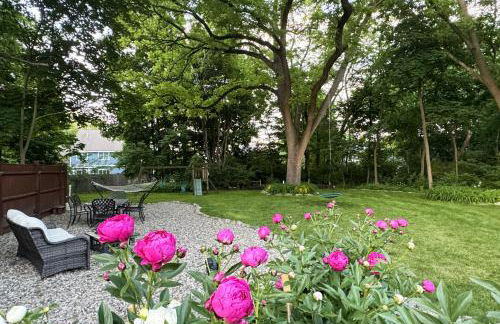 Large, Comfortable & Conveniently located Home - Foto 45