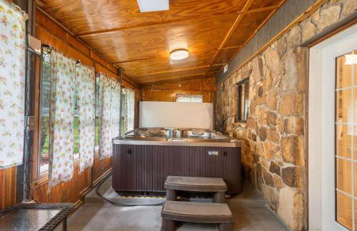 The Cozy Cottage Getaway - Private Pool & Hot Tub - Foto 37