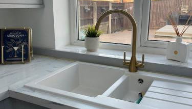 Stylish Home Away From Home! 6 Minutes from Beach! - Foto 4