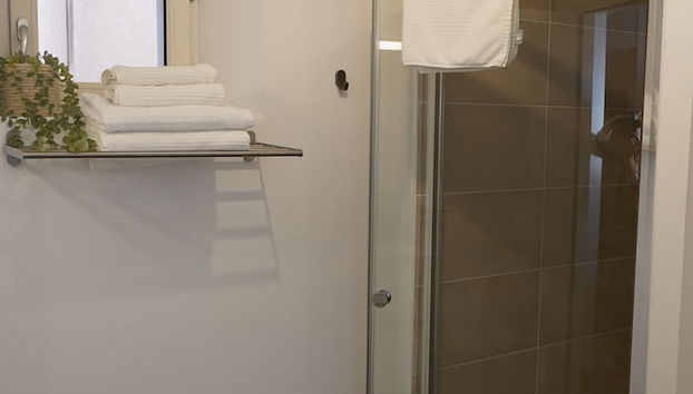 Sous les platanes - Photo 5, Room