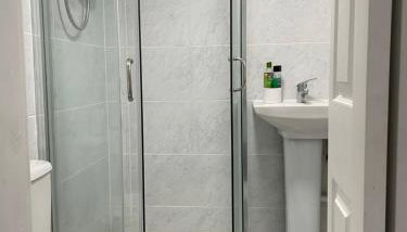 2 Bed Apartment-Parking -walk to city centre -birmingham - Foto 2