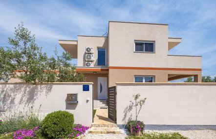 Villa Sunny Olive - Photo 2