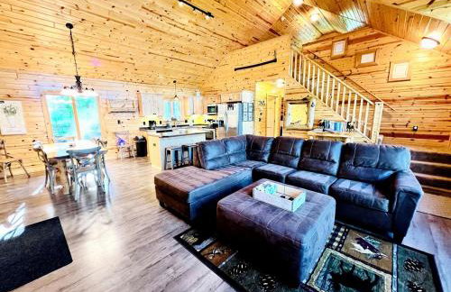 Cozy Lakefront Retreat with Game Room, Outdoor Living and Dock in Wisconsin - Foto 54
