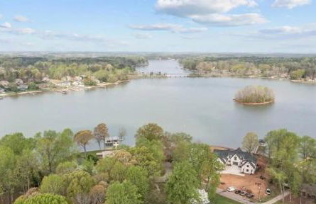 Unique LKN Waterfront Home with Dock - Foto 13