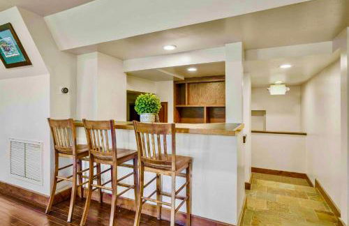 LX33 Lake Tahoe Villa with Gameroom Hot tub Sauna - Foto 16