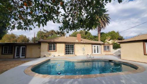 Tarzana 6 Bedroom Charmer W Pool - Foto 1