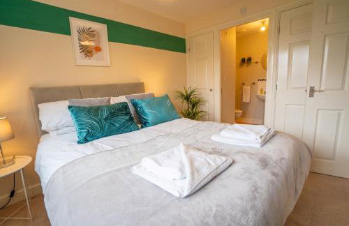 Central location -3 Beds, 2 baths , off-street parking, fast Wifi, sleeps 7 - Foto 10