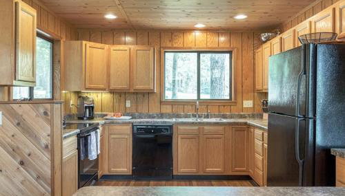 Grendel Grove Getaway - Photo 5, stove, dishwasher