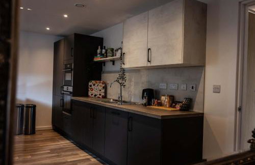 Cozy City Stay 2BR with Sofa Bed - Photo 21